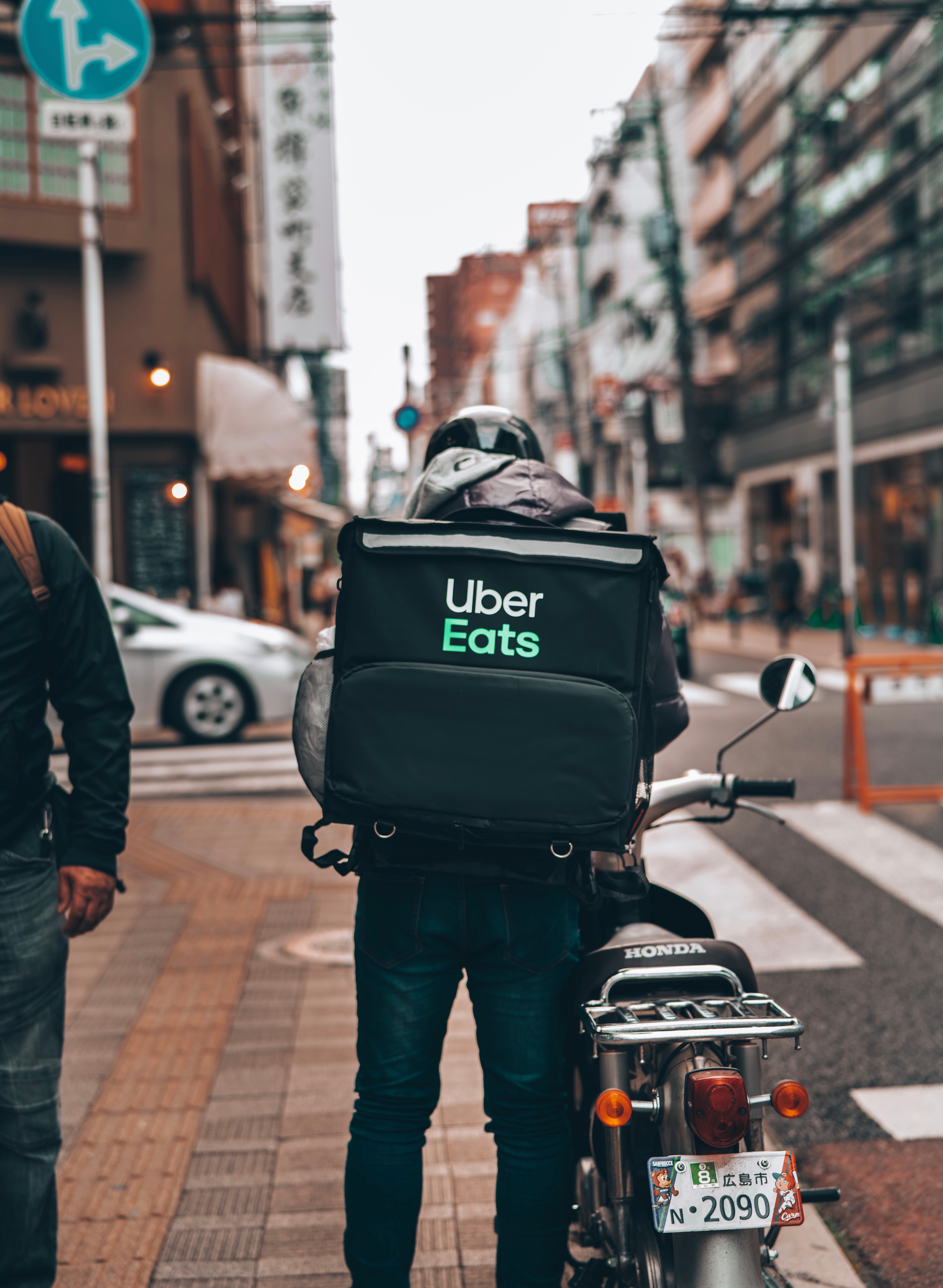 How Food Delivery Apps Are Ranking with Black and Hispanic Audiences